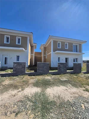 Casa individuala - despartita prin terasa - 4 benzi - zona excelenta - toate utilitatile - imagine 6