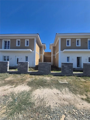 Casa individuala - despartita prin terasa - 4 benzi - zona excelenta - toate utilitatile - imagine 7