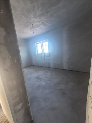 Casa individuala - despartita prin terasa - 4 benzi - zona excelenta - toate utilitatile - imagine 19