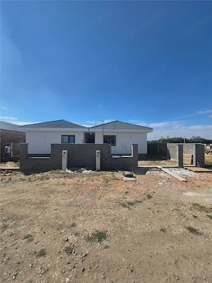 Duplex 4 camere - despartit prin CT - zona foarte buna - asfalt - posibilitate alegere finisaje - imagine 3