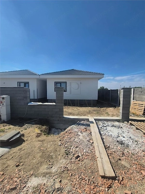 Duplex 4 camere - despartit prin CT - zona foarte buna - asfalt - posibilitate alegere finisaje - imagine 2