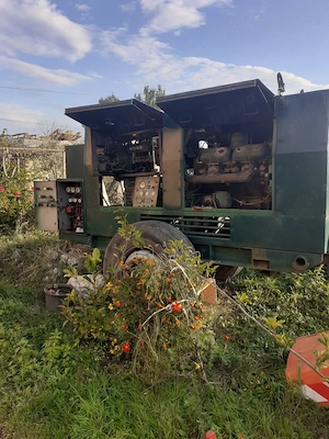Generator curent armată nou 70 KW MOTOR 8 V  - imagine 2