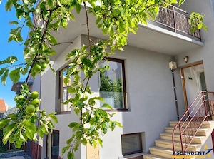 O casa altfel: stil vintage, curte proprie si 2 locuri de parcare -Brasov Central - imagine 4