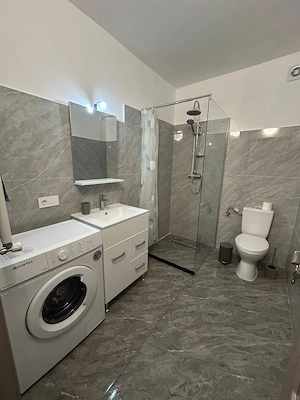 Inchiriez Apartament 1 camera Codlea Bloc nou 2026 - imagine 3