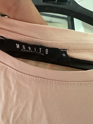 Tricou damă Mohito roz pudră cu imprimeu jungle și leopard din paiete strălucitoare   Mărimea XL