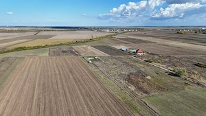 Refugiu la marginea padurii — 2822 mp de liniste in Cocani. - imagine 9