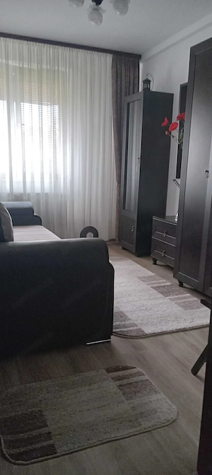 Vand apartament doua camere - imagine 3