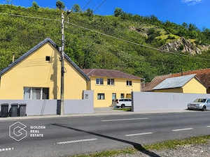 Casa cu 2 corpuri de cladire, oras Lipova