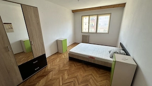 Apartament 4 camere decomandate Vasile Aaron - imagine 1