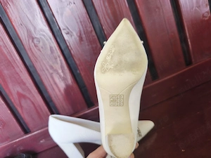 Pantofii de mireasa 