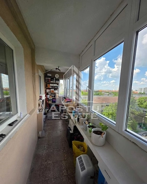 Apartament de vanzare cu 3 camere,centrala proprie,zona Gheorghe Lazar - imagine 4