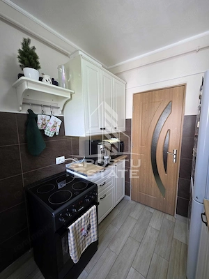 Apartament de vanzare cu 3 camere,centrala proprie,zona Gheorghe Lazar - imagine 6