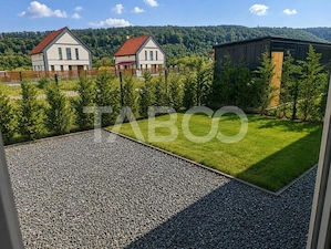 Duplex pe un singur nivel 3 camere 2 bai 235 mp teren in Talmaciu - imagine 10