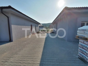 Duplex pe un singur nivel 3 camere 2 bai 235 mp teren in Talmaciu - imagine 6