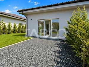 Duplex pe un singur nivel 3 camere 2 bai 235 mp teren in Talmaciu