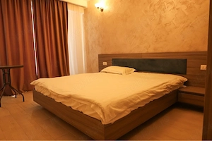 Cazare Apartament de inchiriat  Mamaia Nord   Loc de parcare   Regim hotelier   200 m Plaja   - imagine 2