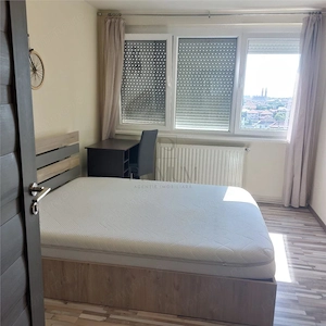 Apartament 3 camere | 67 mp | 2 b #259;i | Etaj 10 | Complex Studen #539;esc - imagine 3