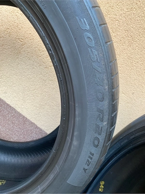 Set 2 anvelope 305 40 20 Pirelli Runflat cauciucuri vara - imagine 7