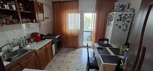 22 Decembrie - 3 camere decomandat  3 balcoane  2 bai  78 mp  etajul 3 - imagine 9