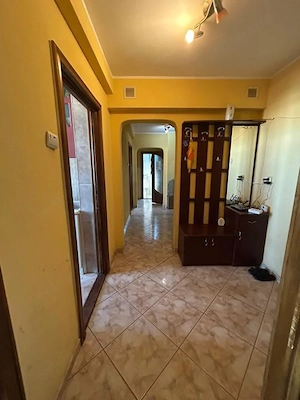 De vânzare apartament 3 camere decomandate – Galați, zona TRIBUNAL - imagine 2