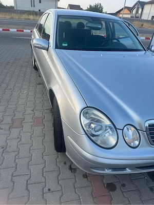Mercedes E Klasse TDI 220 - imagine 3