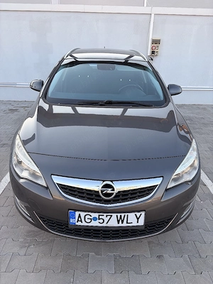 Opel Astra J 2011