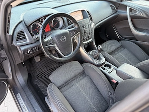 Opel Astra J 2011 - imagine 2
