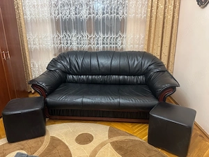 Canapea extensibilă din piele ecopiele + 2 tabureti 