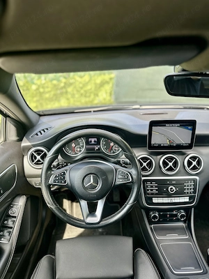Mercedes A-Klasse 2018 Pachet AMG Rate Garantie - imagine 11