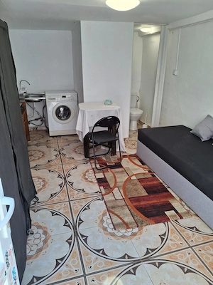 Inchiriez camera tip studio la casa, compacta si utilata, intrare separata-Buzau - imagine 9