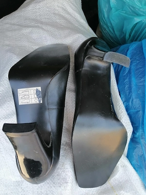 Pantofi dama toc inalt 38-39 sandale piele negre nepurtati nefolositi