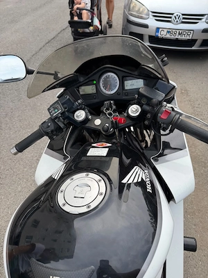 Honda VFR 800 2010 - imagine 4