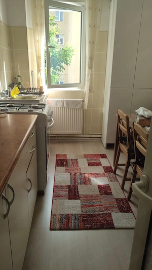 Închiriez apartament 