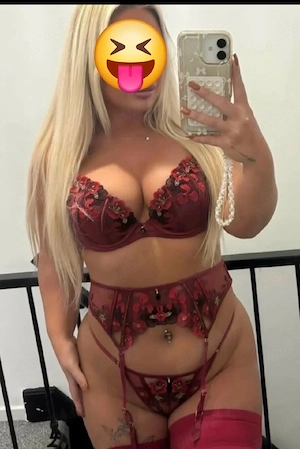 blonda voluptoasa 100%reala