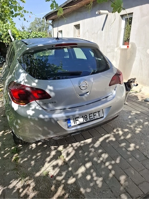 opel astra j - imagine 3