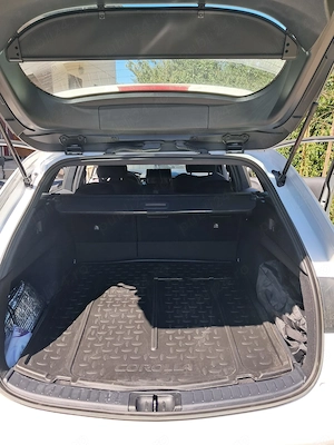 Vand Toyota Corola 1.8 Hibrid combi 2026 - imagine 10