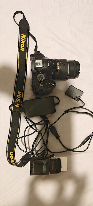 Nikon D5300 + obiectiv kit + accesorii   1.500 lei FIX