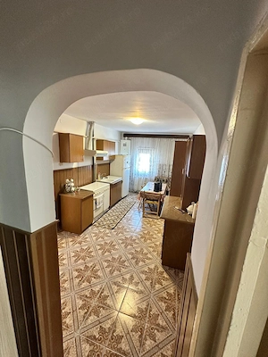Se vinde apartament cu 3 camere in Comanesti, et.4 - imagine 4