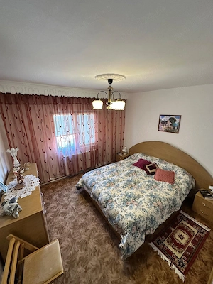 Se vinde apartament cu 3 camere in Comanesti, et.4