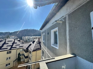 Se vinde apartament cu 3 camere in Comanesti, et.4 - imagine 9