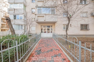 Spatiu comercial(apartament 4 camere)