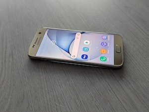 SAMSUNG S7 g930 12megapixeli 32gb Husa + Folie + Cablu Display 5.1"