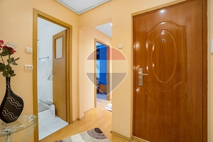 0% Comision | Apartament 3 camere decomandat | Zărnești | - imagine 11