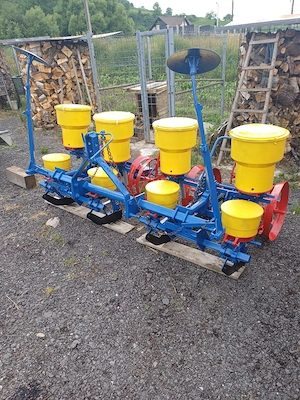 semanatoare de porumb cu 4 randuri mecanica cu fertilizare - imagine 4