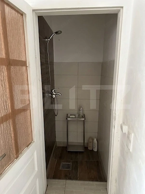 Apartament de vanzare , curte comuna, 2 camere, Zona Semicentral - imagine 10