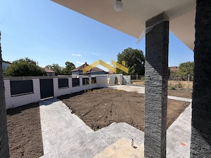 -Casa individuală -4 camere -2 băi - - imagine 9