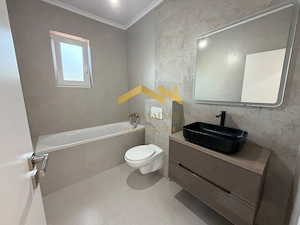 -Casa individuală -4 camere -2 băi - - imagine 8