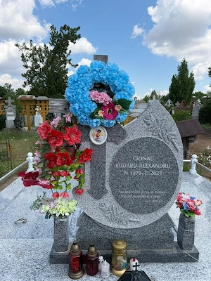 Cruci din marmura si granit in gorj 