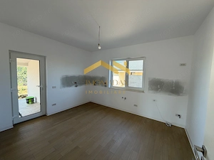 -Casa individuală -4 camere -2 băi - - imagine 16