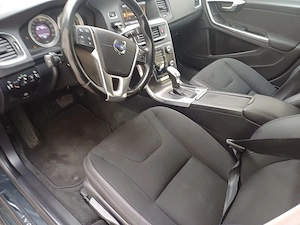 Vand Volvo V60 an 2013 la 4650 euro Timișoara  - imagine 2